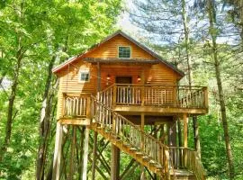 Wild Cherry Treehouse by Amish Country Lodging