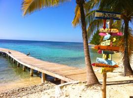 Coral Beach Village Resort: Utila'da bir tatil köyü