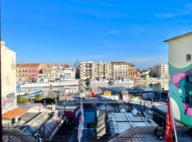 Grand appartement avec vue sur quai, hotel en Sète