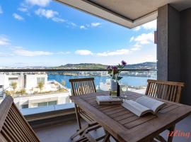 A stunning apartment with spectacular sea views, leilighet i St Paul's Bay