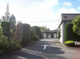 Bentons Motel