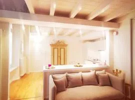 Gombruti14 Boutique Home