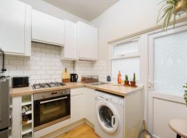 Gorgeous apartment Wood Green Palmers Green, hotel in Palmers Green