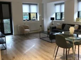 Brand new luxury apartment with free parking and gym
