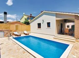 Nice Home In Liznjan With Wifi