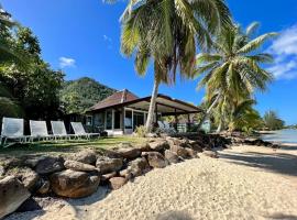 Fare Matairoa - Cozy Cottage w Pretty Beachfront, hotel en Iumaru