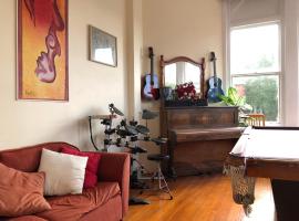 Chalet Backpackers, hotel en Dunedin