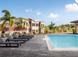 Luxurious Villa Royale- 5 min drive to Ocho Rios, villa in Ocho Rios