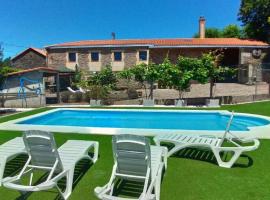 House - 4 Bedrooms with Pool and WiFi - 08716, hôtel à Forcarei