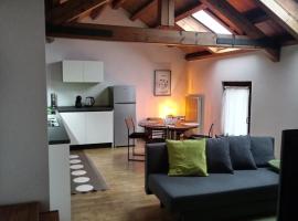 IL VICOLO_Carinissimo appartamento in centro storico, zona giorno mansardata, apartment in Belluno