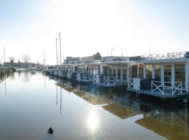 Houseboats Lemmer, hotell i Lemmer