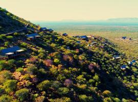 TimBila Safari Lodge, chalé em Omaruru