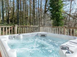 Lord Galloway 31 with Hot Tub, hotel in Newton Stewart