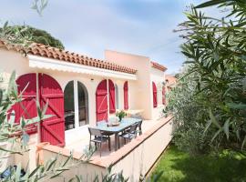 LAURIERS Splendide provencale Charming Villa with jacuzzi at 200m from beaches of Juan, hotel a Antibes