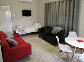 A Touch of Red, self catering accommodation in Oudtshoorn