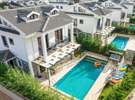 4 Bedroom Holiday Villa in Hisarönü Ölüdeniz- Gold Rose, hotel v destinaci Fethiye