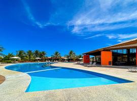 Casa com piscina na Costa do Sauípe BA, hotel in Mata de São João