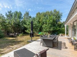 Holiday Home Essi - 300m from the sea by Interhome, hotel v destinaci Vester Sømarken