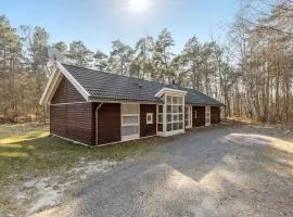 Holiday Home Dorit - 600m from the sea in Bornholm by Interhome