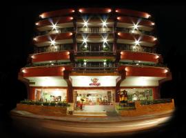 Hotel Las Américas, отель рядом с аэропортом General Francisco J. Mujica International Airport - MLM в городе Морелия
