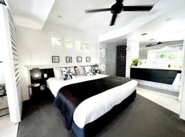225 2 Bedroom Garden Oasis French Quarter Resort, alquiler vacacional en Noosa Heads