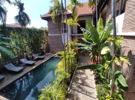River and villa, hotel v Siem Reap (Charles de Gaulle)