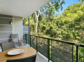 7306 Short Stroll to Hastings Street