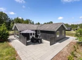 Holiday Home Halfdan - 1-1km from the sea in Western Jutland by Interhome