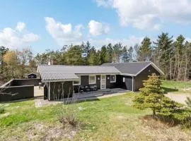 Holiday Home Mikaela - 1km from the sea in Western Jutland by Interhome