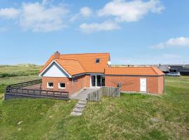 Holiday Home Helfrida - 350m from the sea in Western Jutland by Interhome, hotel em Lakolk