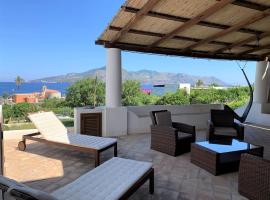 Le Terrazze di Salina, a 100 mt dalla spiaggia, hotel di Lingua