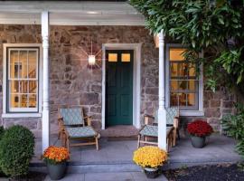 The Stone House on Main Street, rumah liburan di Stockton