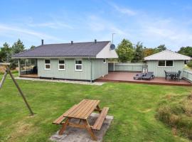 Holiday Home Livia - 900m from the sea in Western Jutland, villa in Vejers Strand
