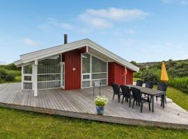Holiday Home Tjomme - 700m from the sea in NW Jutland by Interhome, hotel i Hjørring