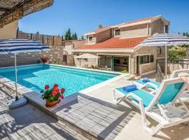 Stunning Home In Klek With 4 Bedrooms, Wifi And Outdoor Swimming Pool