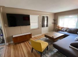 The House You Want - Perfect location & No Chores!, hotel in Denver
