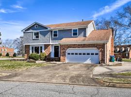 Spacious Chesapeake Home with Pool Table!, cheap hotel in Chesapeake