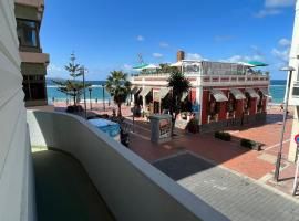 Luxury Seaview Apartment Las Canteras: Las Palmas de Gran Canaria şehrinde bir lüks otel