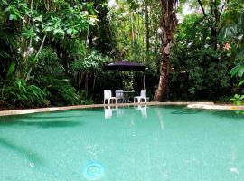 Travellers Paradise, hotel en Cairns