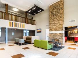Country Inn & Suites, hotel in South Haven