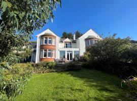 Beautiful 4BR Period Home With Spectacular Views – willa w mieście Kippford
