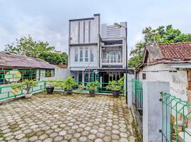 Capital O 92250 Hall & Guesthouse Kowapi Syariah, 3 tähden hotelli kohteessa Purwokerto