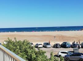 Superbe appartement avec vue sur mer et port, parking privé, apartment in Saint Pierre La Mer