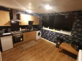 Lovely Centralised 1Bed Apt Near Town Centre & Beach - Free Wi-Fi & Parking