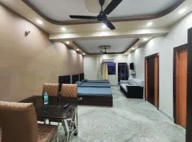 Massive 3BHK Serviced Apt for Big Groups & Family