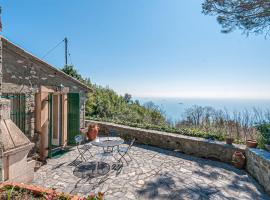 Awesome Home In La Spezia With Wifi: La Spezia şehrinde bir villa