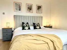 Family & pet friendly house + private garden
