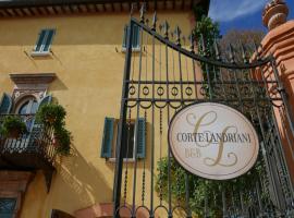 Corte Landriani, hotel with parking in Montefelcino