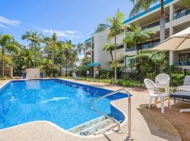Our Beach House in Bribie Island, hotel in Bongaree