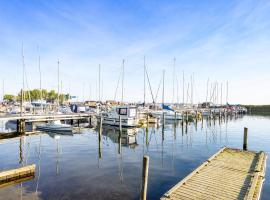 4 Bedroom Stunning Home In Torrig L, hotel Torrig városában